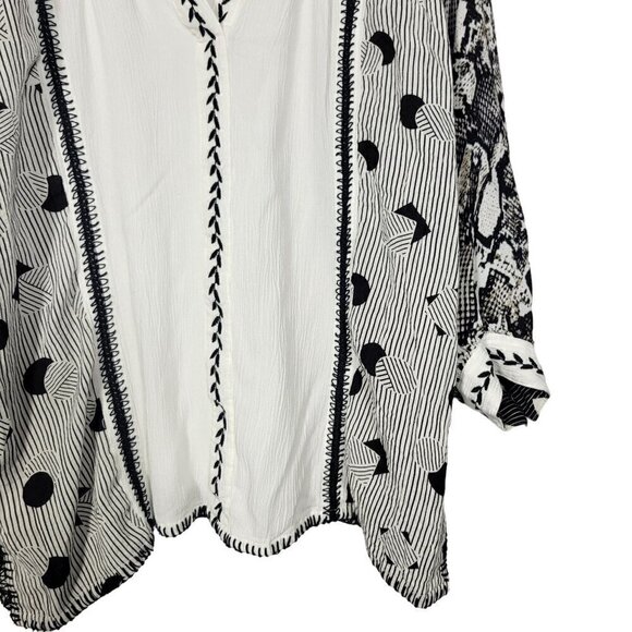 John Mark Women's Embroidered Black & White Crinkle Textured Blouse Size S - Picture 4 of 12
